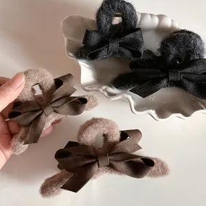 Vintage Plush Bow Hair Claw Clip For Women Fashion Fabric Bowknot Shark Clip Sweet Winter Hair Accessories Headwear