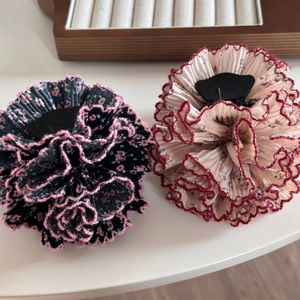 Lot de deux pinces à cheveux à fleurs en mousseline plissée pour femmes accessoires de coiffure