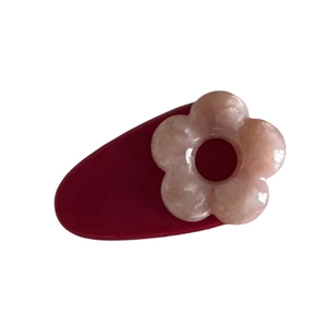 Süße Essigsäure-Blumen-Haarklammer mit dunkelroter Basis und rosa durchscheinender Blüte