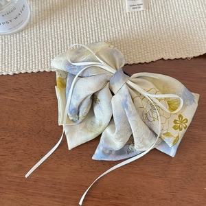 Pince à cheveux papillon élégante avec motifs floraux violets et perles de déco