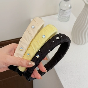 Lot de 3 serre-têtes en satin plissé avec perles et strass en beige, jaune et noir