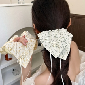Κομψό Λαστιχάκι Μαλλιών Floral Scrunchie με Υφασμάτινο Φιόγκο και Τεχνητά Μαργαριτάρια Ποιμενικό Αξεσουάρ Μαλλιών για Γυναίκες