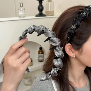 Elegant Mesh Twisted Headband For Women Rhinestone Butterfly Decoration Spikes Anti-Slip Hair Band Fashion Accessories