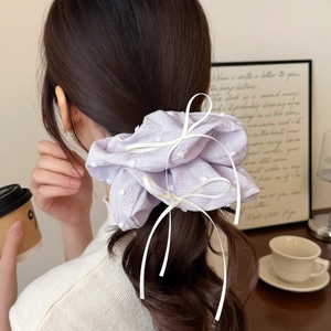 Chouchou élégant en mousseline violette à pois avec nœuds blancs pour femme