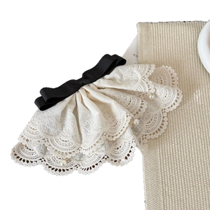 Böhmische cremeweiße Haarklammer mit schwarzer Schleife und eleganten Perlen für Damen
