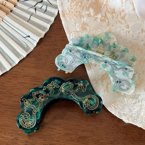 Détails des pinces à cheveux de style chinois avec motifs de jade et filigrane doré