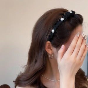 Elegant Mesh Pleated Wrapped Headband For Women With Faux Artificial Pearl Rhinestone Anti-Slip Teeth Design Sweet Hair Hoop Accessory