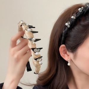 Serre-tête Élégant en Satin Torsadé Avec Fausses Künstliche Perles Et Cristaux Conception Antidérapante Accessoire de Coiffure Mode Femme