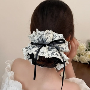 Chouchou élégant en dentelle à quatre couches avec nœud velours noir et perle raffinée