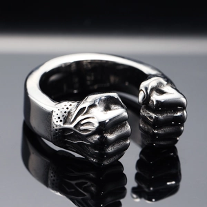 Bague ouverte poing en argent rétro de style punk en acier inoxydable poli pour homme