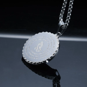 Collier Pendentif Vintage en Acier Inoxydable Rond Mains en Prière de la Sérénité pour Hommes Femmes Bijoux Religieux Gravés Cadeau