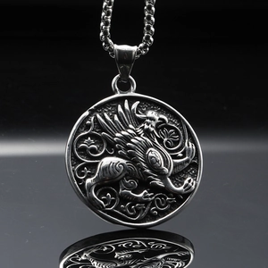 Vintage Stainless Steel Griffin Relief Circular Pendant Necklace For Men Retro Punk Hip Hop Mythical Beast Jewelry Accessory