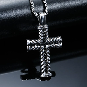 Collana Con Ciondolo a Croce in Acciaio Inossidabile Vintage per Uomo Zirconia Nera Intarsiata Gioielli Religiosi Gothic Punk Regalo