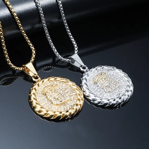 Collier Pendentif en Relief Rond Portrait de Jésus en Acier Titane Hip Hop Collier Vintage Or Argent Incrusté de Strass avec Chaîne Vénitienne