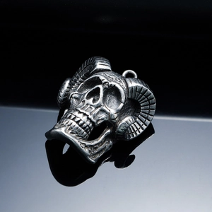 Gothic hip hop ram skull pendant in vintage silver stainless steel for men