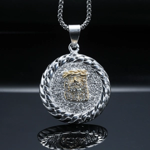 Pendentif médaillon Jésus en acier inoxydable vintage avec zircons étincelants