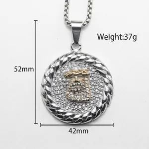Pendentif religieux vintage avec relief de Jésus doré et strass blancs brillants