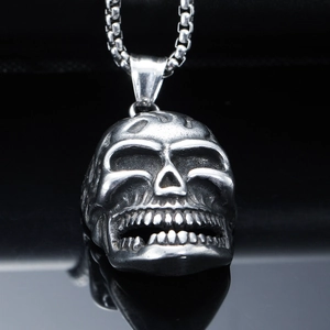 Edelstahl Totenkopf Anhänger im Punk-Stil mit Vintage-Finish und robuster Box-Halskette