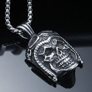 Pendaglio teschio aviatore punk con casco e occhiali in acciaio inox lucido