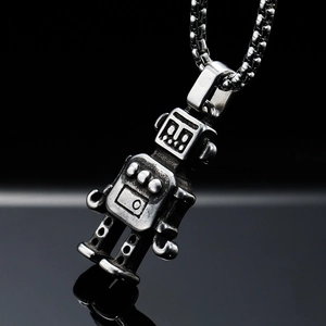 Collana con ciondolo robot in acciaio al titanio con dettagli meccanici vintage e catena box