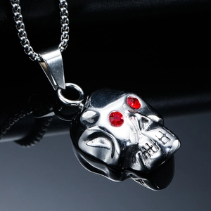 Pendaglio teschio in stile punk in acciaio inossidabile con occhi in strass rossi