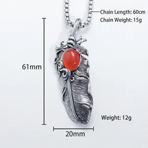 Collier vintage en acier inoxydable avec pendentif plume, gemme rouge et chaîne 60cm