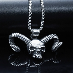 Gothic Punk Ram Horn Skull Pendant Necklace For Men Stainless Steel Hip Hop Rock Biker Jewelry Vintage Distressed Necklace