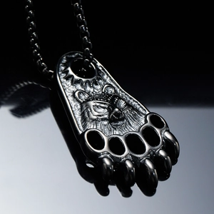 Pendentif patte d'ours rétro pour homme avec gravure totem loup sur chaîne perle carrée