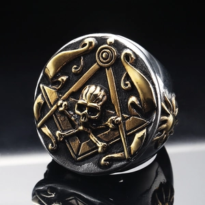 Retro stainless steel Masonic skull signet ring in vintage silver and gold finish