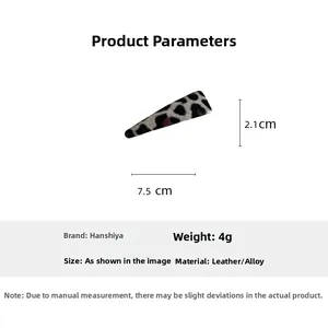 Detailed size specifications for leopard print triangular hair clip showing 7.5cm dimensions