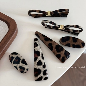 Vintage Leopard Print Synthetic Leather Hair Clip Elegant Alloy Metal Buckle Duckbill Clip French Style Hair Accessories For Women