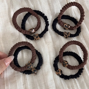Elastici per Capelli Scrunchies in Lega Geometrica con Stampa Leopardata Alta Elasticità Resistenti per Donna Accessori Capelli con Ciondolo in Resina