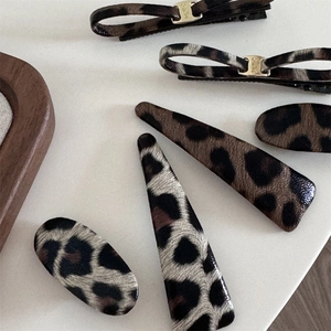 Leopard print hair clip set with vintage triangular BB clips and bow accessories