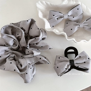Pinces à Cheveux Nœud en Tissu Gris à Pois Style Coréen Doux Pince Bec de Canard Pince à Griffes Chouchou Femme Accessoires de Cheveux Élégants