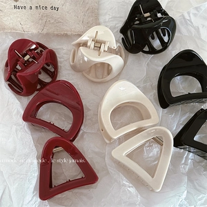 Geometric Triangle Hair Claw Clip Minimalist Plastic Shark Clip For Women Girls Korean Style Hair Styling Accessory Daily Wear