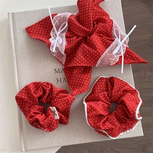 Chouchous rétro rouges à pois blancs avec dentelle blanche et ensemble d'accessoires nœud