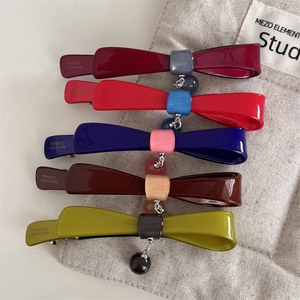 Barrettes nœuds élégantes en résine avec perles en cinq couleurs et texte fait main France