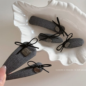 Pince à Cheveux Nœud Papillon en Tissu Gris Élégant Style Coréen Minimaliste Doux Clip Bec de Canard pour Femmes Filles Accessoires de Cheveux