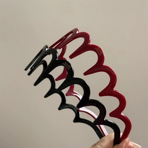 Wellenförmiges Harz-Haarreifen-Set für Damen, glänzendes Schwarz und Rot, rutschfestes Design