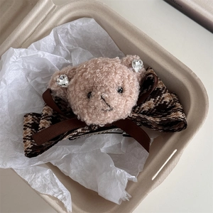 Pince à cheveux ours vintage avec nœud en dentelle à carreaux et strass en cœur