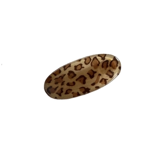 Retro leopard print oval hair clip made of premium resin for stylish hair accessories