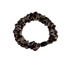 Chouchou classique imprimé léopard avec tissu froncé élégant et perle noire décorative