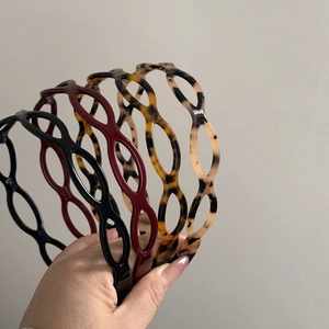 Elegant hollow acetate headbands in tortoise shell and solid colors with anti-slip teeth