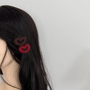 Plush heart hair clips in dark coffee and red colors for autumn and winter hair styling