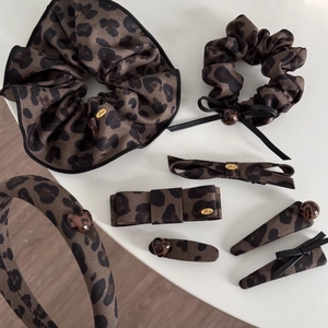 Vintage dark brown leopard print bow hair accessory set with scrunchies and hair clips