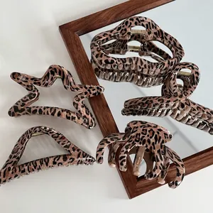 Large Leopard Print Hair Claw Clips Vintage Acetate Shark Clips Non-Slip Hair Accessories For Women Thick Hair Styling
