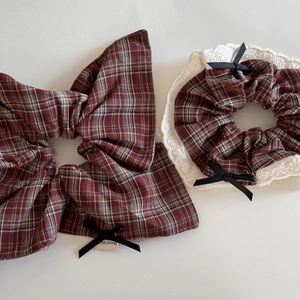 Vintage red and brown plaid scrunchie set with black bow and white lace trim