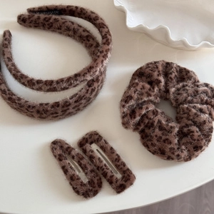 Brown leopard print plush hair accessories set with headband, scrunchie and clips