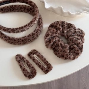 Leopard Print Plush Hair Scrunchies Headband Hair Clips For Women Vintage Autumn Winter Faux Fur Fabric Hair Accessories