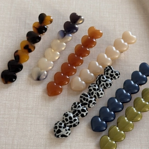 Lot de sept jolies pinces à cheveux en acétate coloré pour coiffures de femmes chic